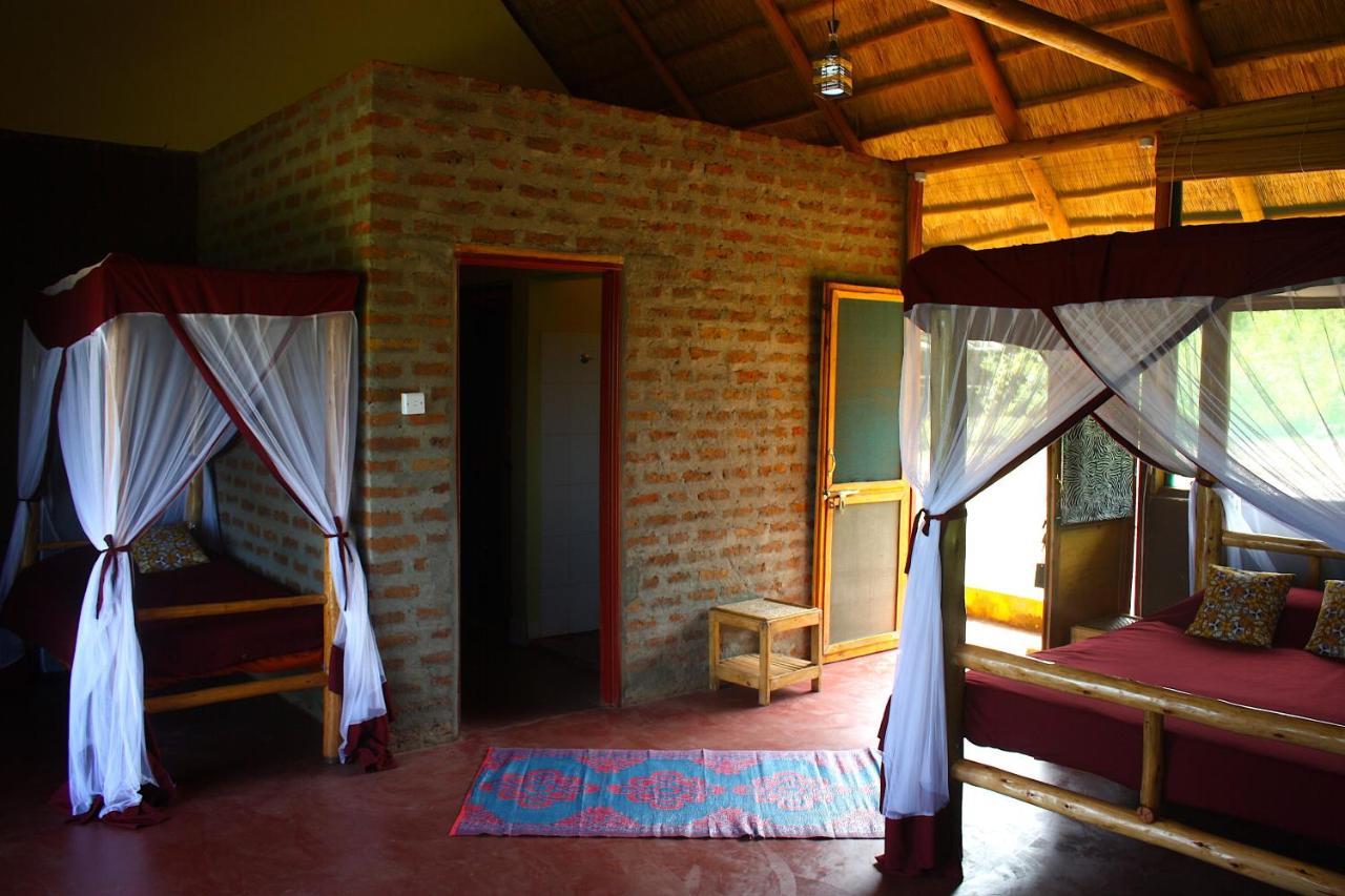 Red Chilli Rest Camp Hotel Paraa Exterior photo